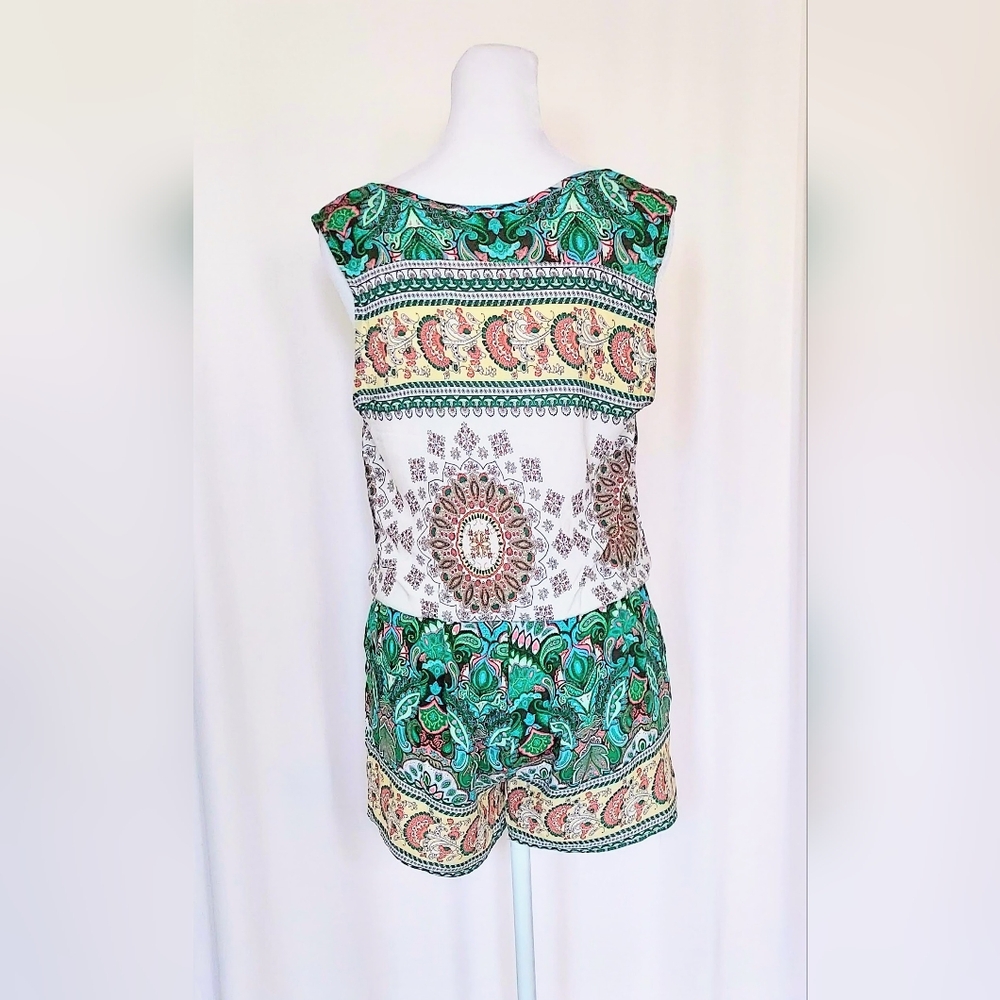 Umgee Sleeveless Paisley Shorts Romper Size Small Green Beige - Picture 5 of 7